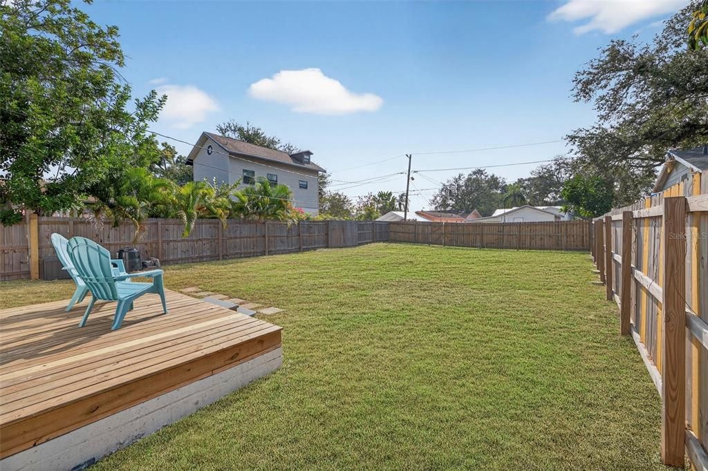 For Sale: $350,000 (2 beds, 1 baths, 624 Square Feet)