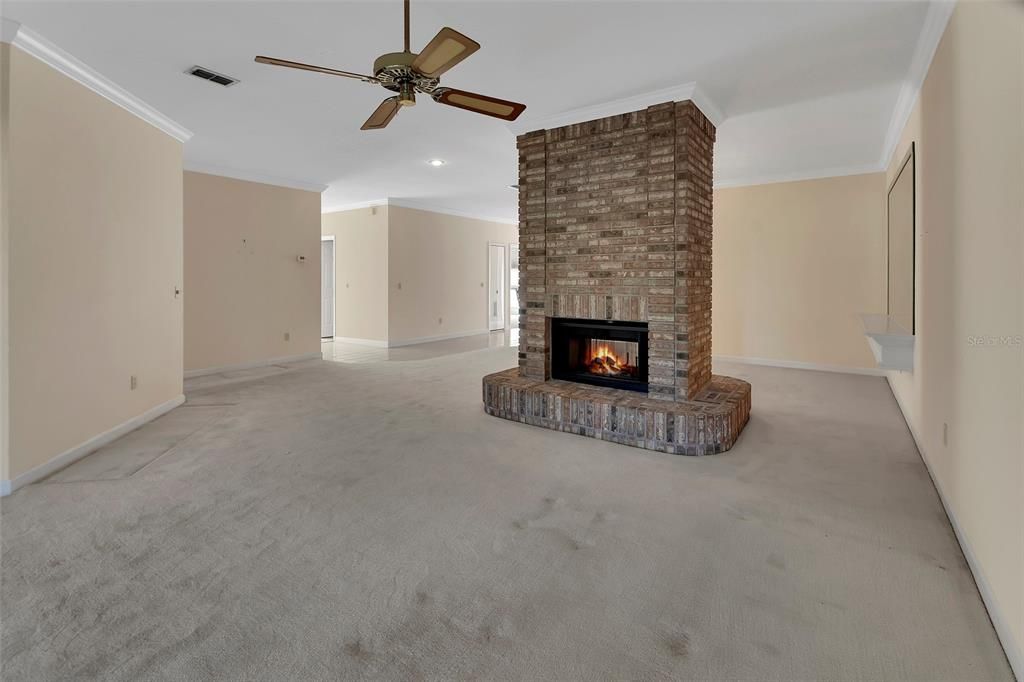 For Sale: $265,000 (3 beds, 2 baths, 1579 Square Feet)