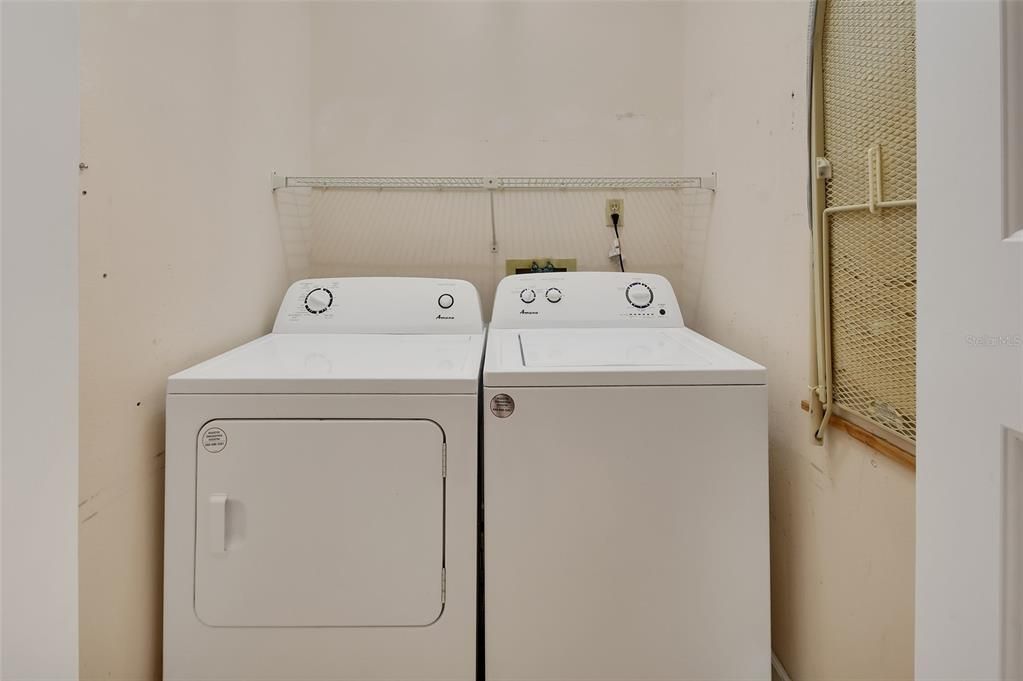 For Sale: $265,000 (3 beds, 2 baths, 1579 Square Feet)