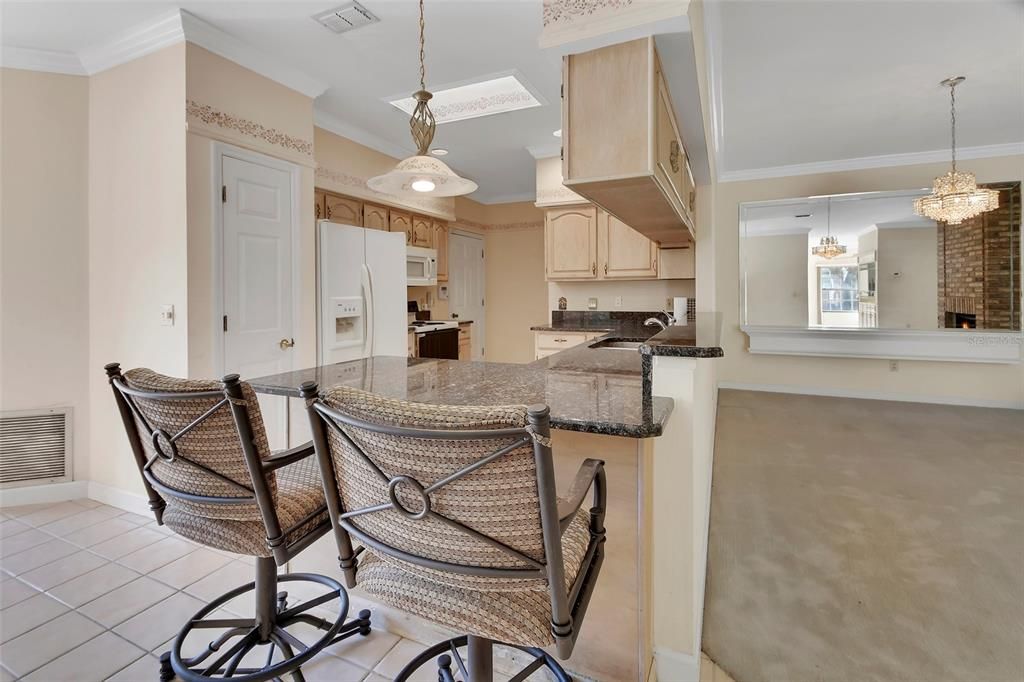 For Sale: $265,000 (3 beds, 2 baths, 1579 Square Feet)