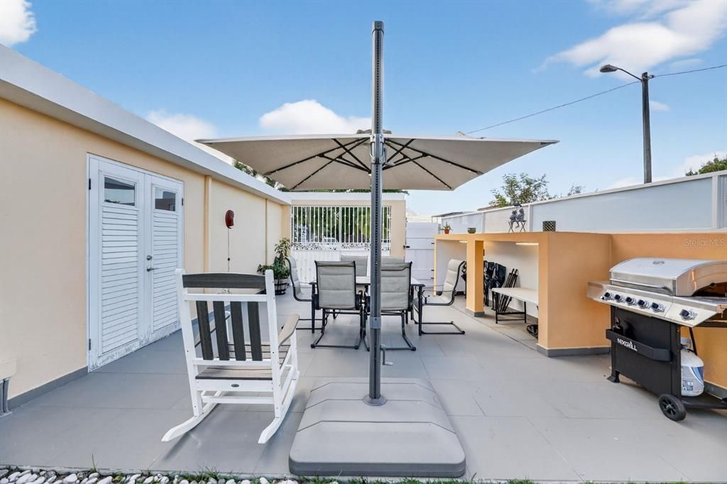 Под контрактом: $305,000 (3 спален, 2 ванн, 1300 Квадратных фут)