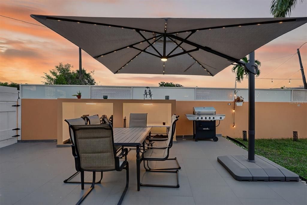 Под контрактом: $305,000 (3 спален, 2 ванн, 1300 Квадратных фут)