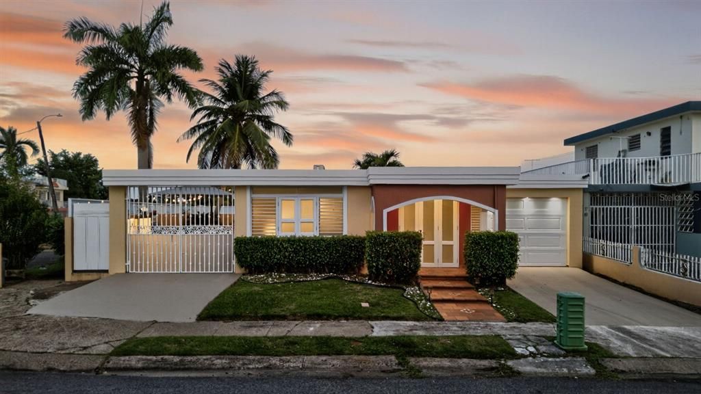 Под контрактом: $305,000 (3 спален, 2 ванн, 1300 Квадратных фут)