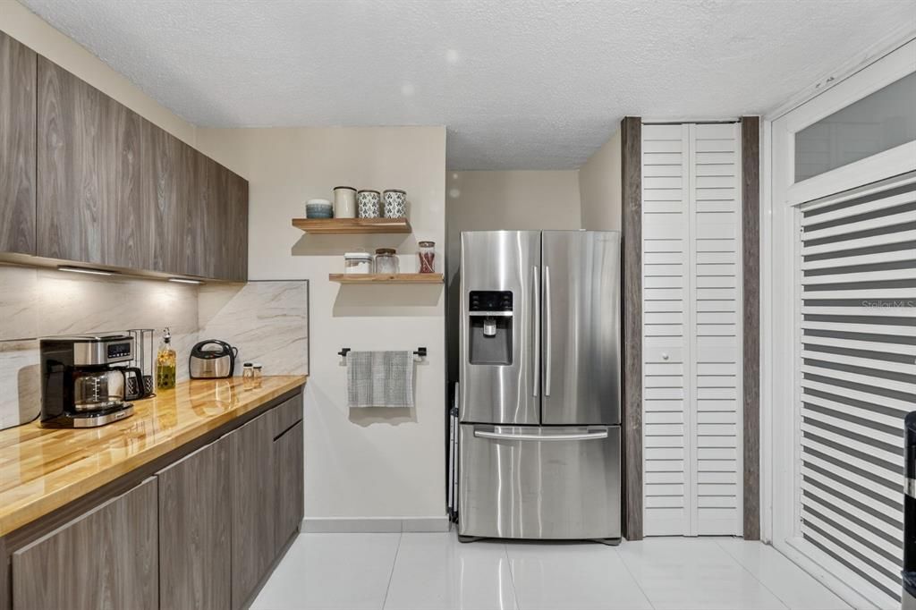 Под контрактом: $305,000 (3 спален, 2 ванн, 1300 Квадратных фут)