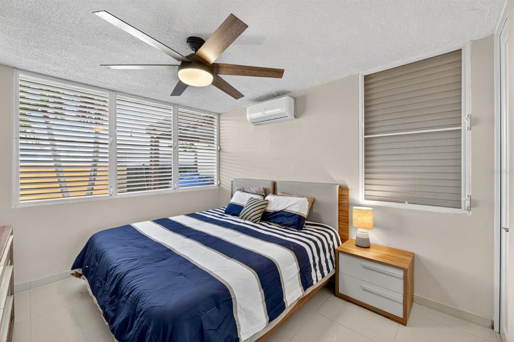 Под контрактом: $305,000 (3 спален, 2 ванн, 1300 Квадратных фут)