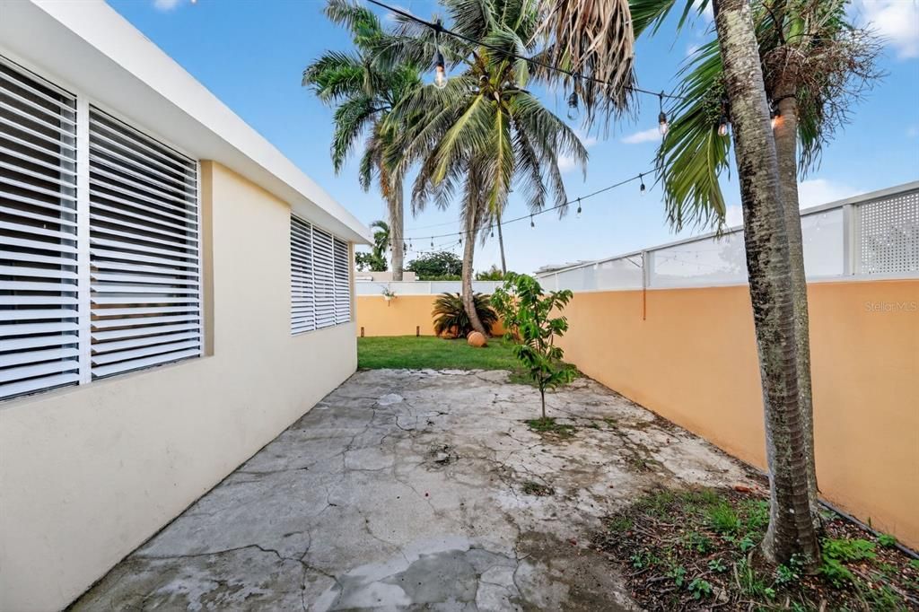 Под контрактом: $305,000 (3 спален, 2 ванн, 1300 Квадратных фут)