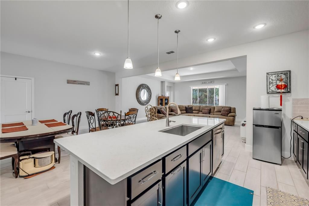 待售: $565,000 (4 贝兹, 3 浴室, 2641 平方英尺)