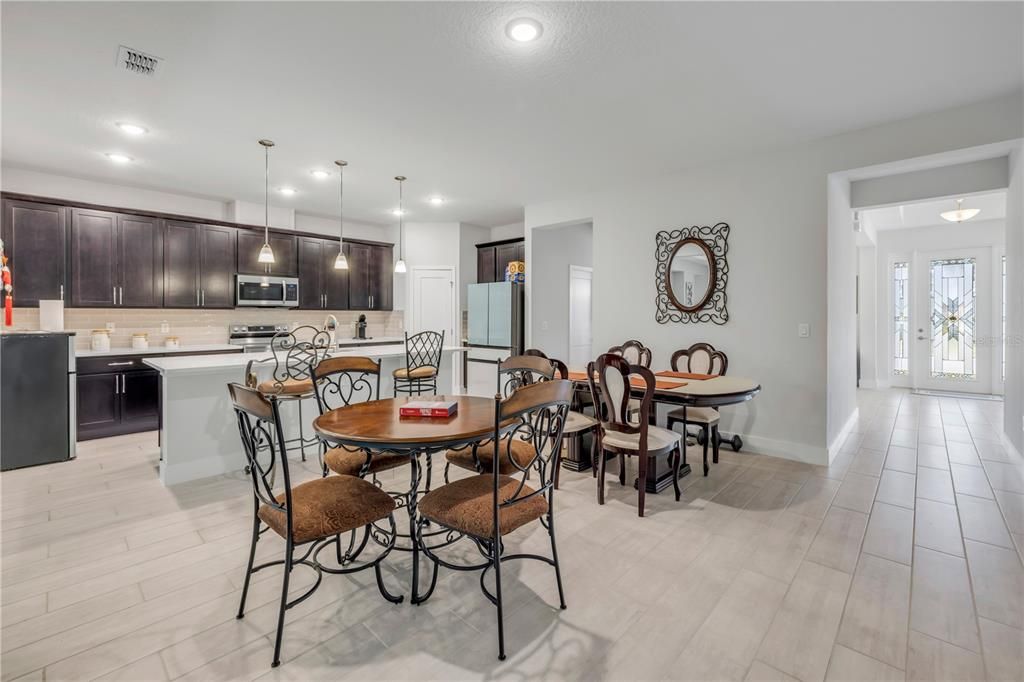 待售: $565,000 (4 贝兹, 3 浴室, 2641 平方英尺)