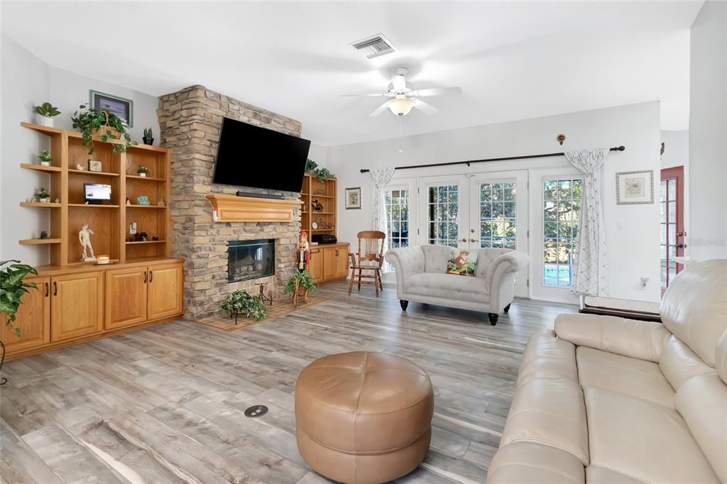 For Sale: $485,000 (3 beds, 2 baths, 2396 Square Feet)