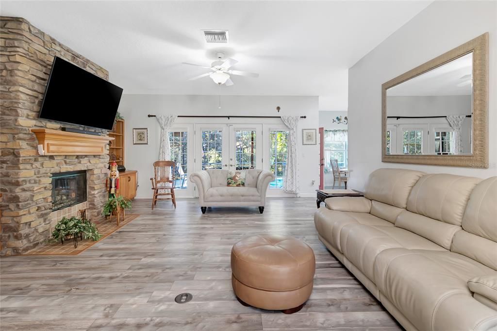 For Sale: $485,000 (3 beds, 2 baths, 2396 Square Feet)