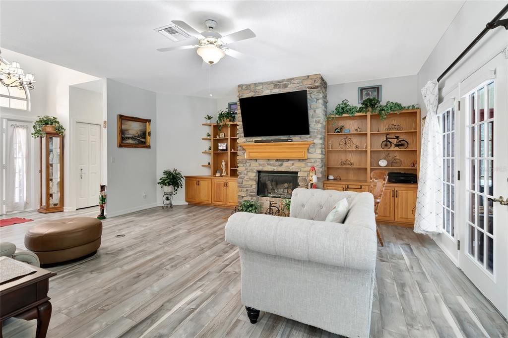 For Sale: $485,000 (3 beds, 2 baths, 2396 Square Feet)