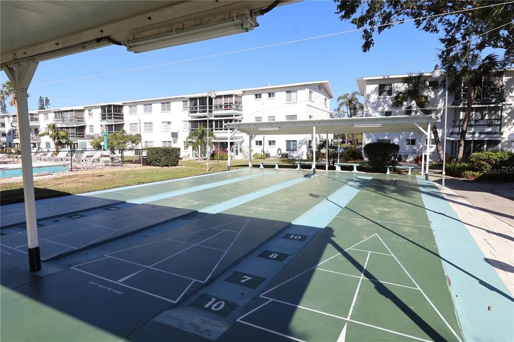 For Sale: $106,000 (2 beds, 1 baths, 733 Square Feet)