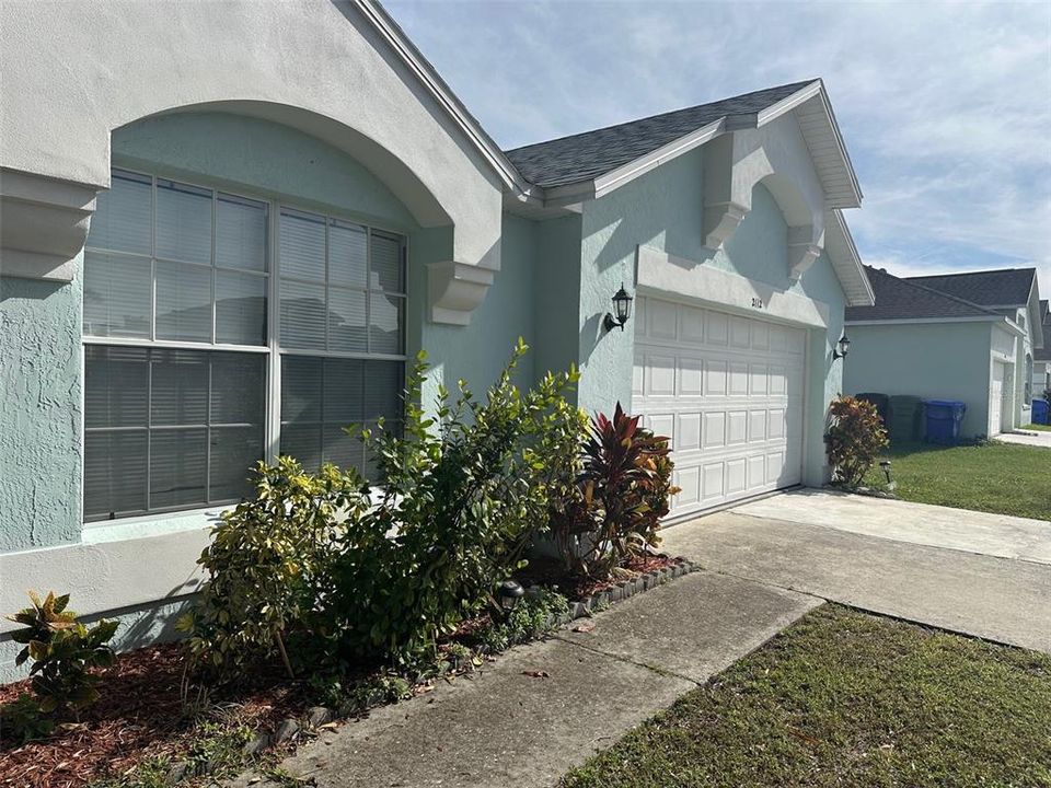 For Rent: $2,100 (3 beds, 2 baths, 1685 Square Feet)