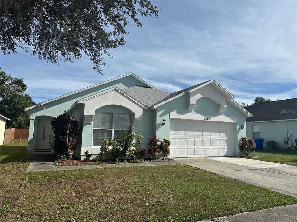 For Rent: $2,100 (3 beds, 2 baths, 1685 Square Feet)