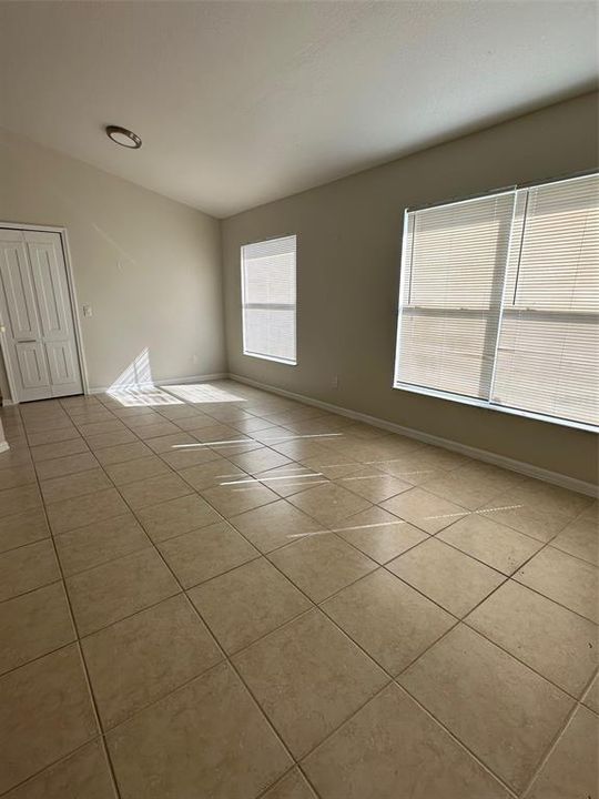 For Rent: $2,100 (3 beds, 2 baths, 1685 Square Feet)