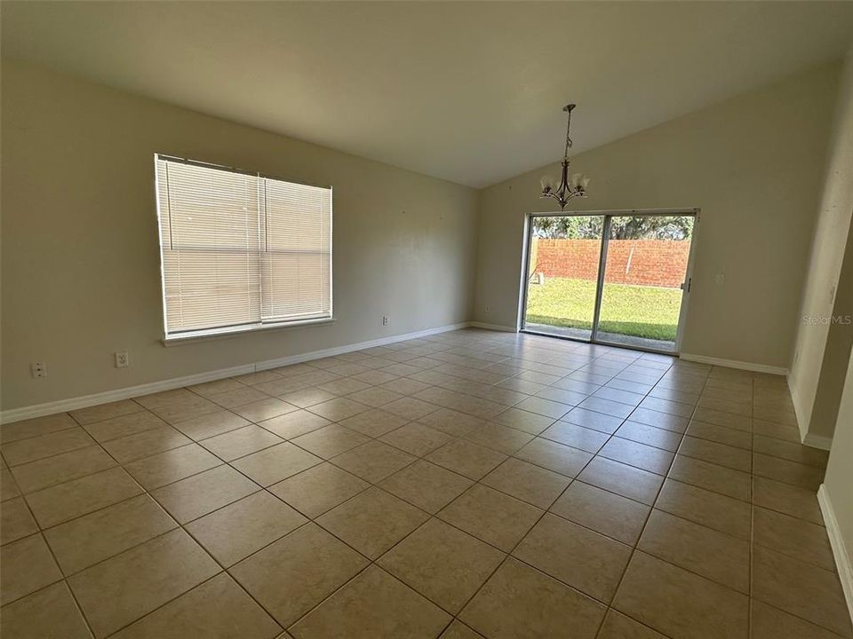 For Rent: $2,100 (3 beds, 2 baths, 1685 Square Feet)