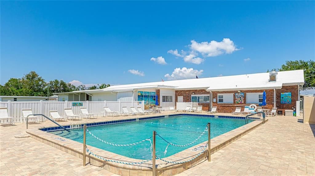 For Sale: $115,000 (1 beds, 2 baths, 1008 Square Feet)