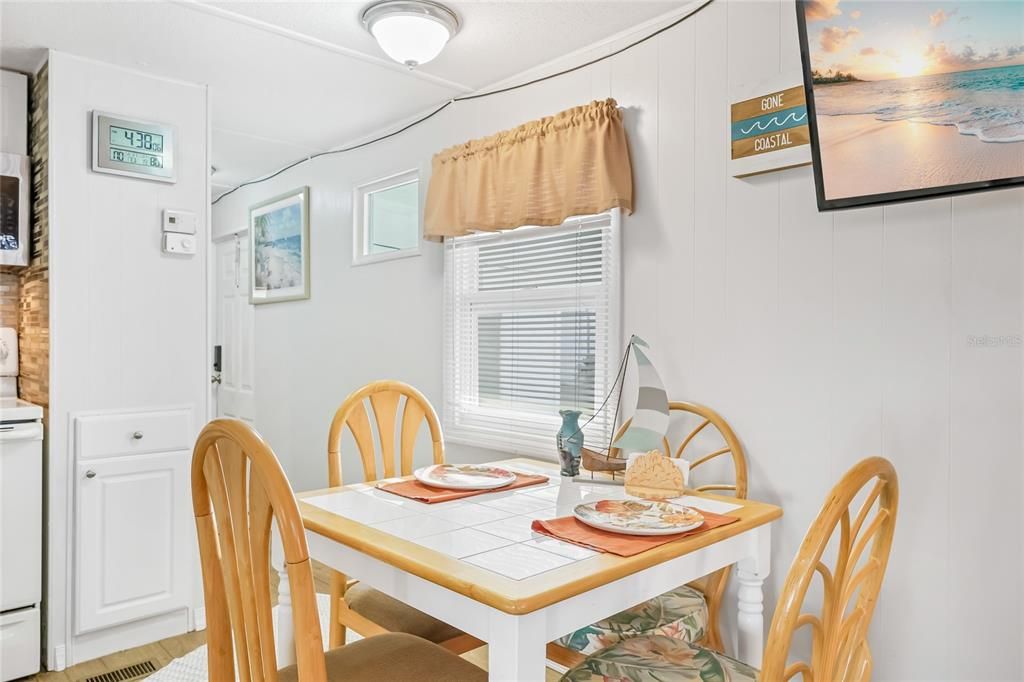 For Sale: $115,000 (1 beds, 2 baths, 1008 Square Feet)