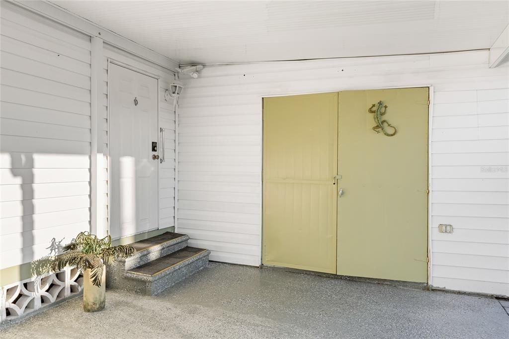 For Sale: $115,000 (1 beds, 2 baths, 1008 Square Feet)