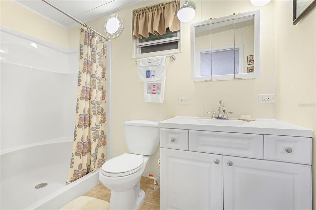 For Sale: $115,000 (1 beds, 2 baths, 1008 Square Feet)