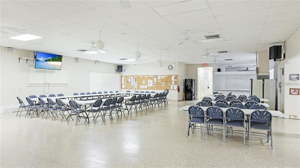 For Sale: $115,000 (1 beds, 2 baths, 1008 Square Feet)