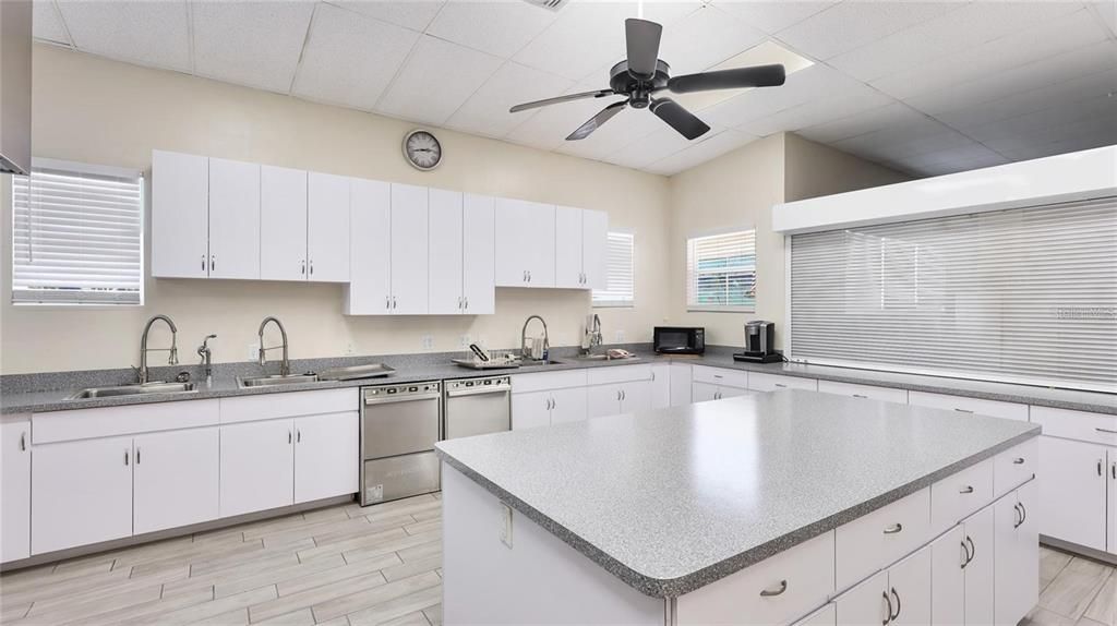 For Sale: $115,000 (1 beds, 2 baths, 1008 Square Feet)