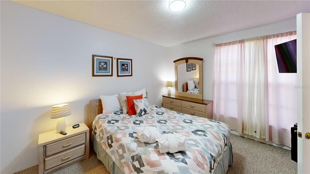 For Sale: $275,000 (2 beds, 2 baths, 1012 Square Feet)