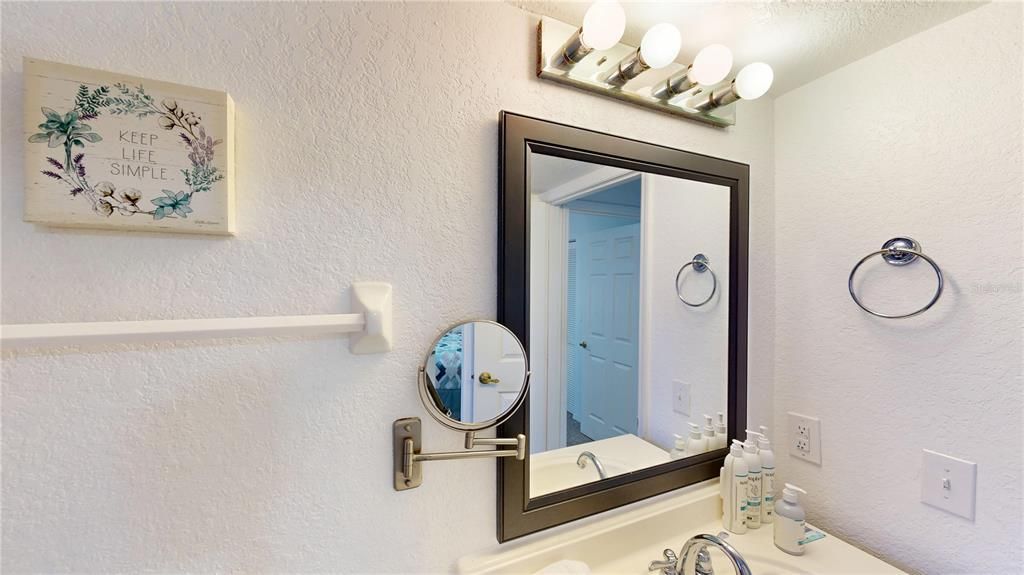 For Sale: $275,000 (2 beds, 2 baths, 1012 Square Feet)