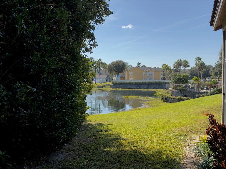 For Sale: $275,000 (2 beds, 2 baths, 1012 Square Feet)