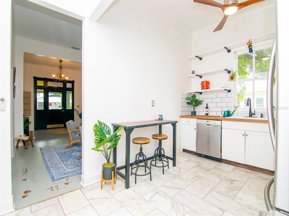 For Rent: $4,500 (3 beds, 2 baths, 2015 Square Feet)