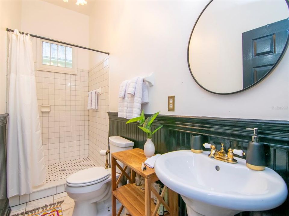 For Rent: $4,500 (3 beds, 2 baths, 2015 Square Feet)