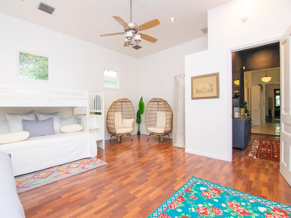 For Rent: $4,500 (3 beds, 2 baths, 2015 Square Feet)