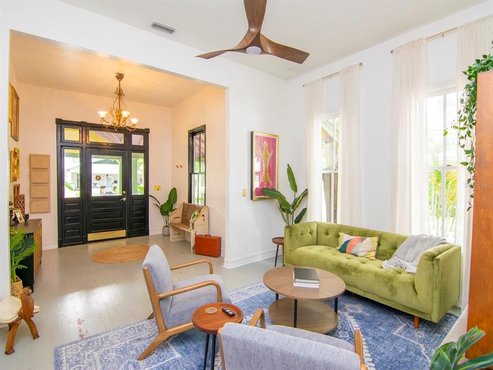 For Rent: $4,500 (3 beds, 2 baths, 2015 Square Feet)