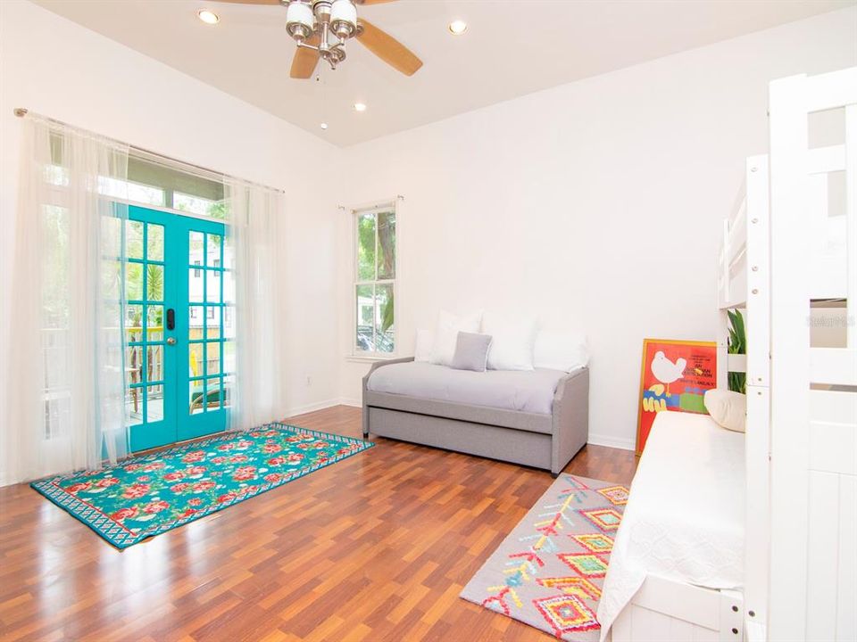 For Rent: $4,500 (3 beds, 2 baths, 2015 Square Feet)