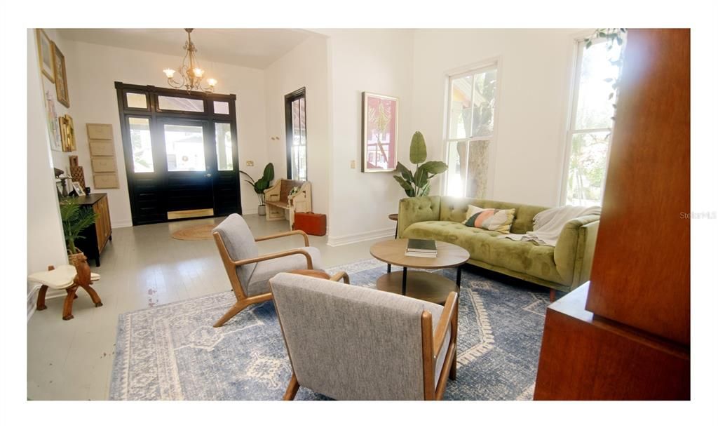 For Rent: $4,500 (3 beds, 2 baths, 2015 Square Feet)