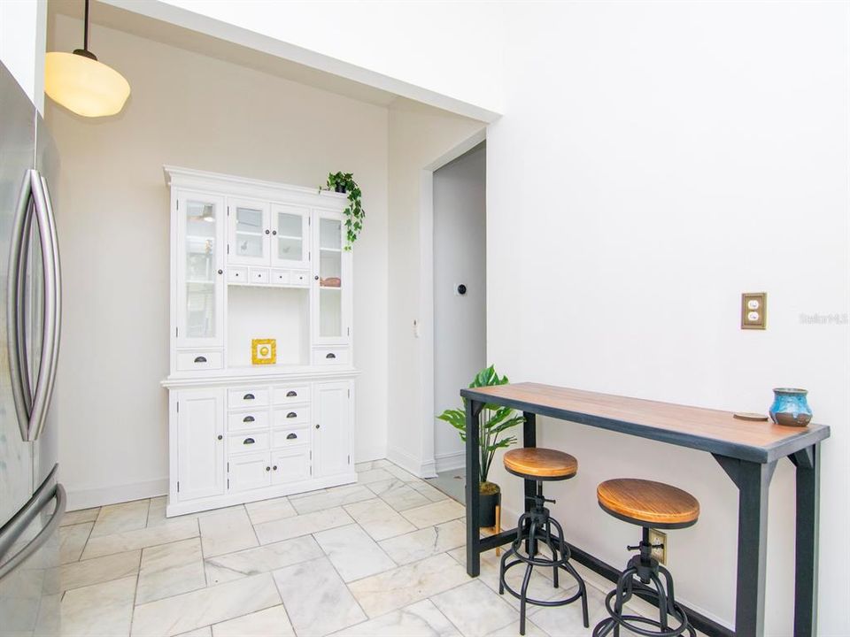 For Rent: $4,500 (3 beds, 2 baths, 2015 Square Feet)