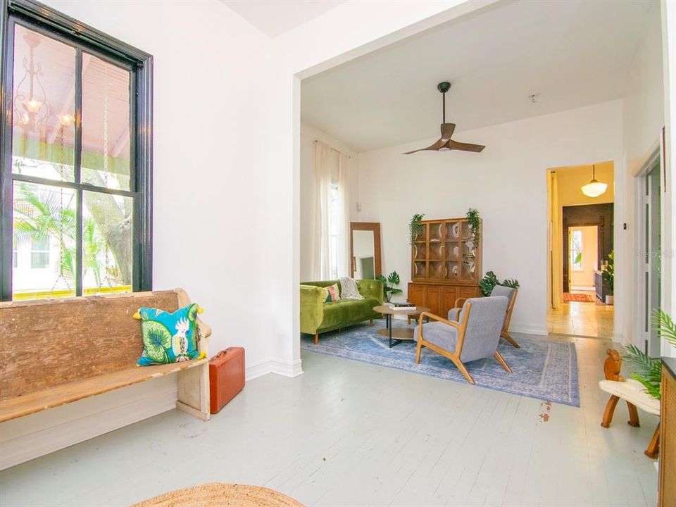 For Rent: $4,500 (3 beds, 2 baths, 2015 Square Feet)