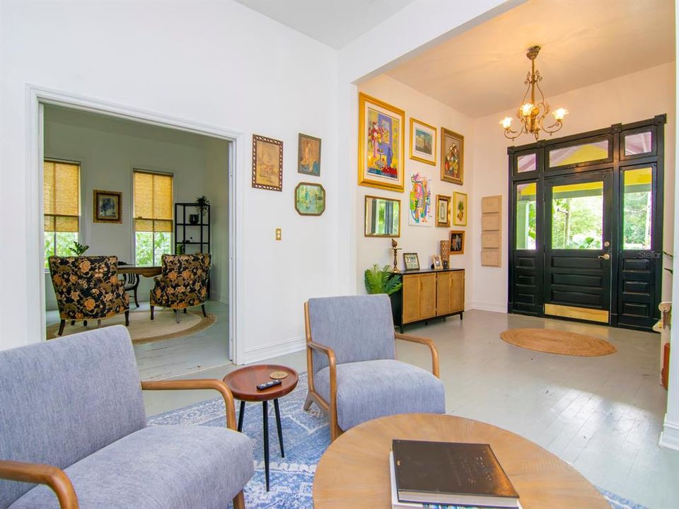 For Rent: $4,500 (3 beds, 2 baths, 2015 Square Feet)