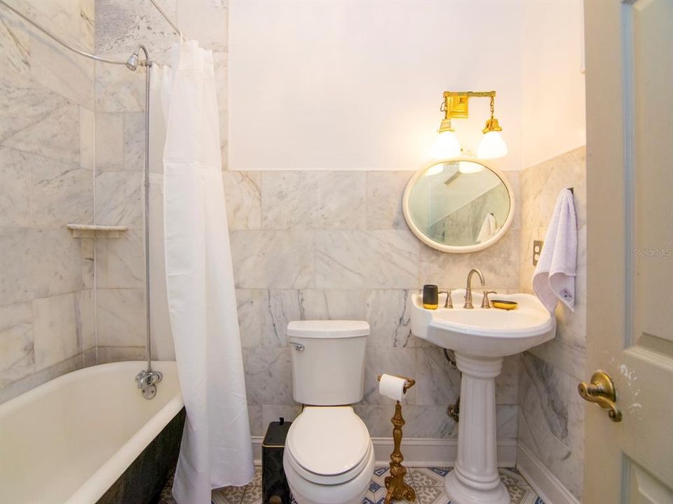 For Rent: $4,500 (3 beds, 2 baths, 2015 Square Feet)