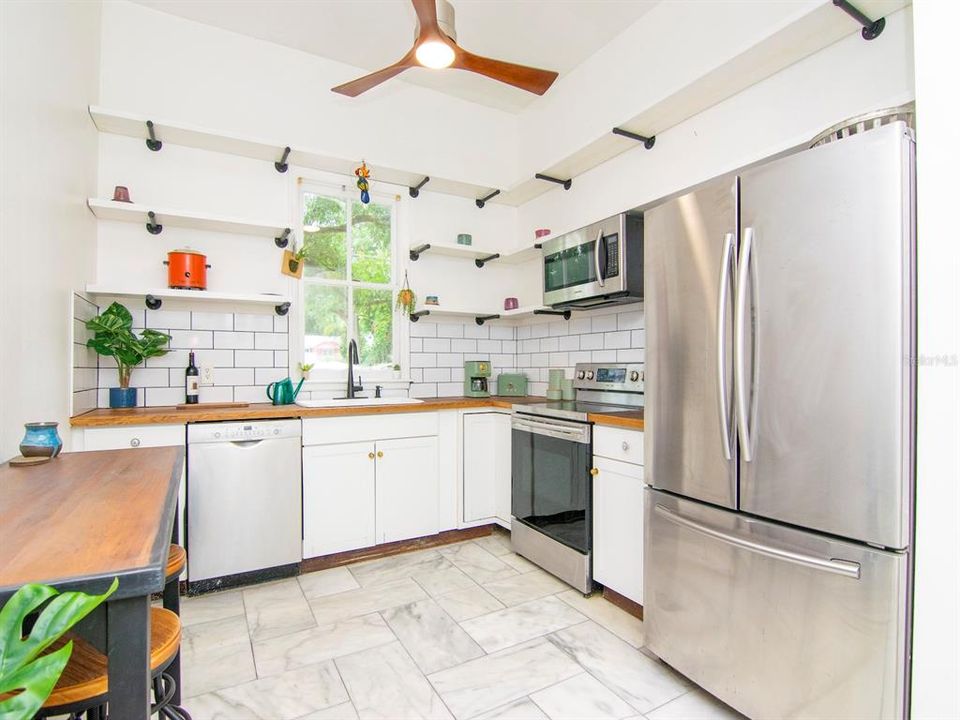 For Rent: $4,500 (3 beds, 2 baths, 2015 Square Feet)