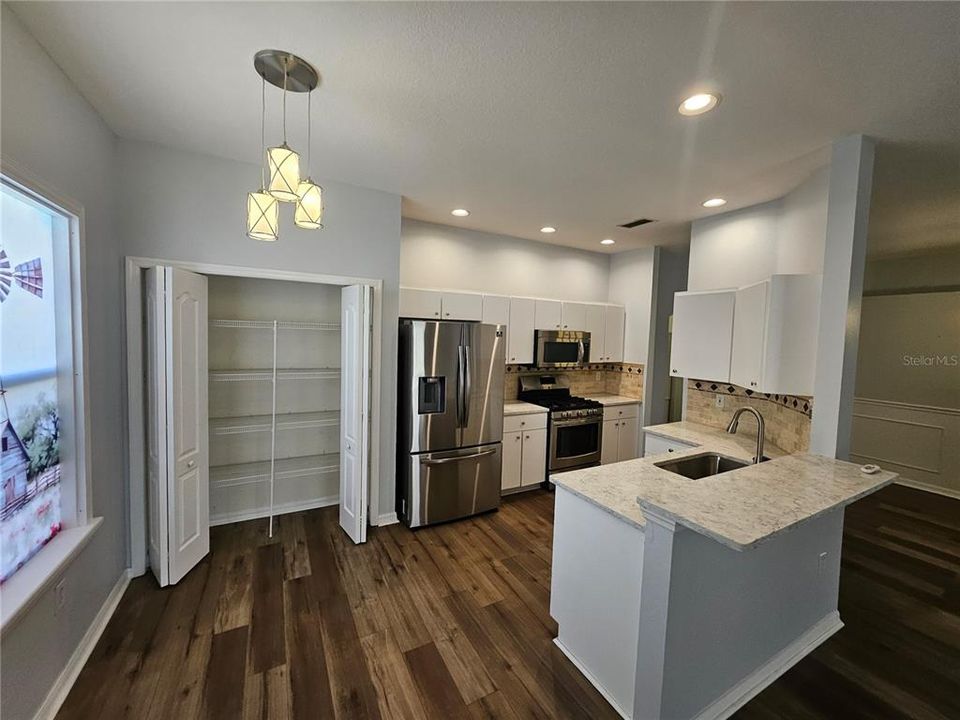 For Rent: $2,500 (3 beds, 2 baths, 1530 Square Feet)