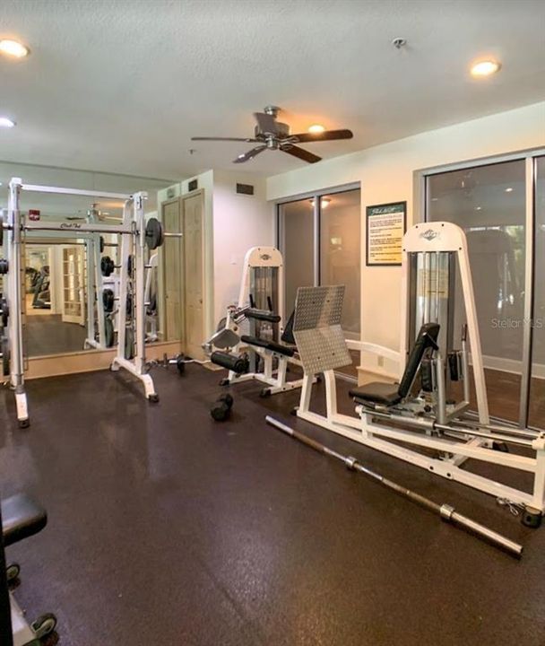 В аренду: $1,300 (0 спален, 1 ванн, 411 Квадратных фут)