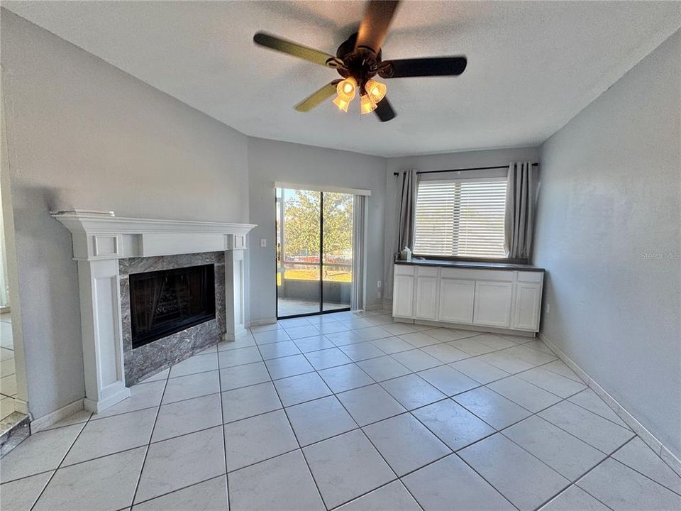 Под контрактом: $2,200 (3 спален, 2 ванн, 1314 Квадратных фут)