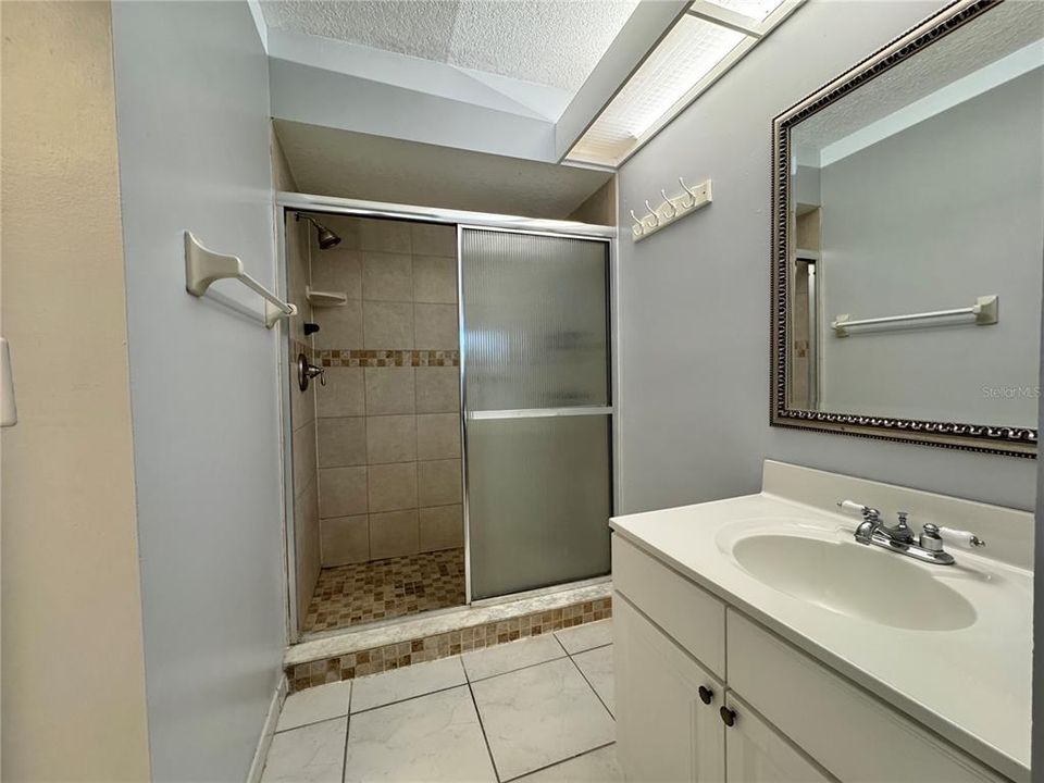 Под контрактом: $2,200 (3 спален, 2 ванн, 1314 Квадратных фут)