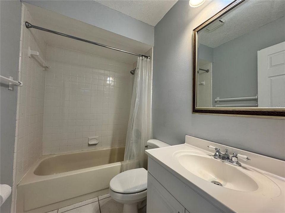 Под контрактом: $2,200 (3 спален, 2 ванн, 1314 Квадратных фут)