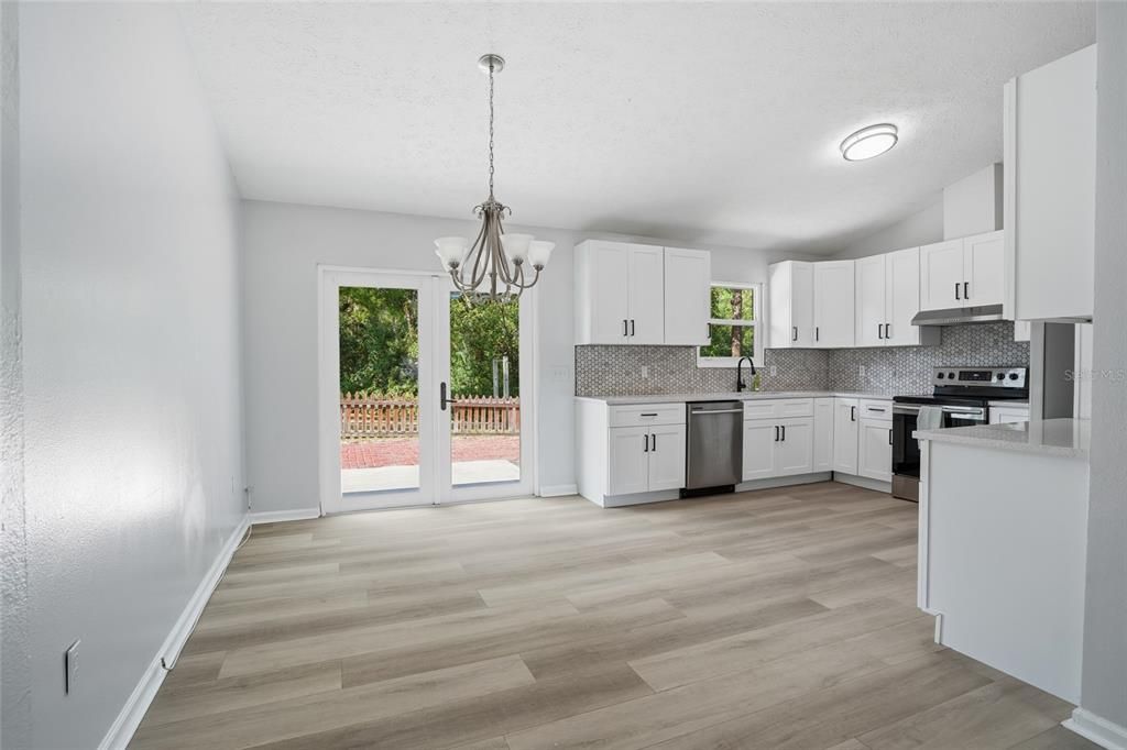 Active With Contract: $374,900 (3 beds, 2 baths, 1580 Square Feet)