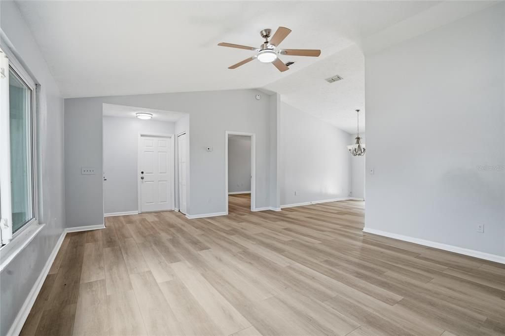 Active With Contract: $374,900 (3 beds, 2 baths, 1580 Square Feet)