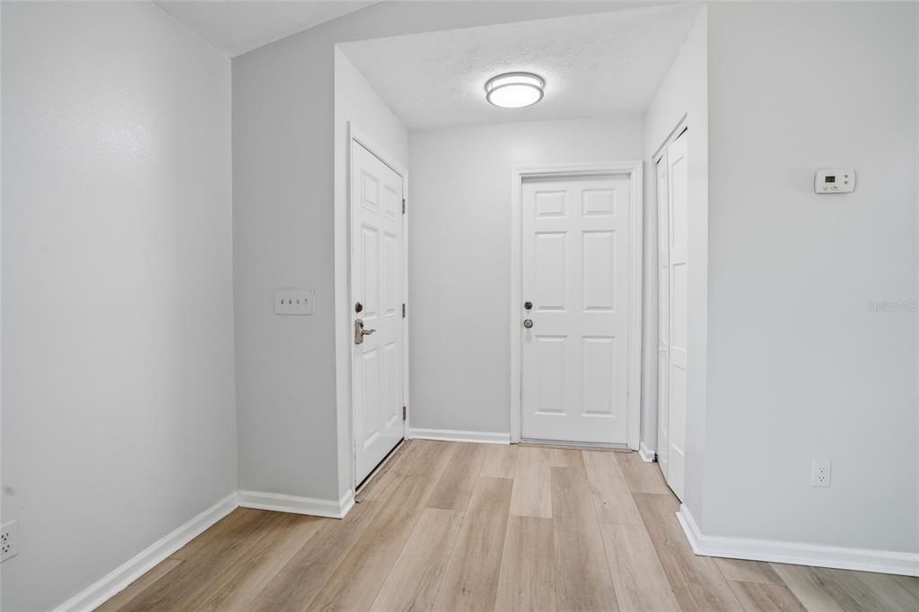 Active With Contract: $374,900 (3 beds, 2 baths, 1580 Square Feet)