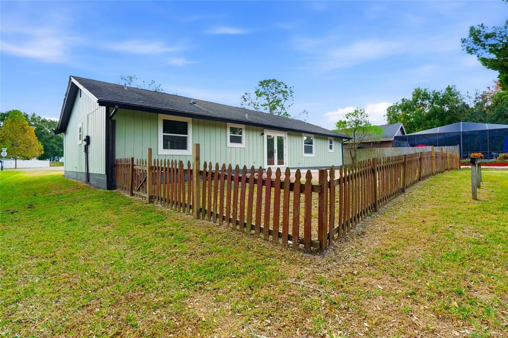 Active With Contract: $374,900 (3 beds, 2 baths, 1580 Square Feet)