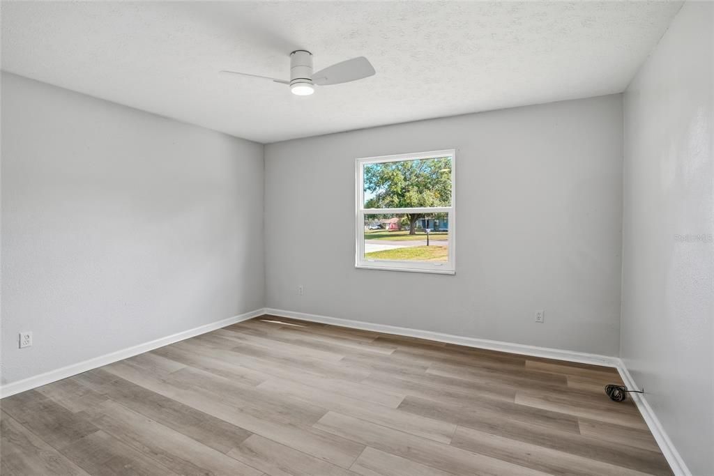 Active With Contract: $374,900 (3 beds, 2 baths, 1580 Square Feet)